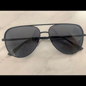 QUAY High Key MINI - Black/Black Sunglasses